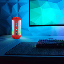 画像をギャラリービューアに読み込む, Geekria シリコーン スピーカーケース カバー 互換性カバー ジェイビーエル JBL Pulse 4 に 対応 保護用の防水ソフトスキン、Bluetoothスピーカーケース、キーホルダーフック付き、ショルダーストラップ付き (Red)
