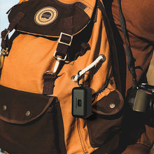 画像をギャラリービューアに読み込む, Geekria シリコン カバー 互換性 カバー Sennheiser Momentum 3 対応 True Wireless Earbuds 充電ケース充電ケースカバー 外装カバー キーホルダーフック付き 充電ポートアクセス可能 (Black)
