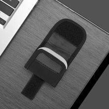 画像をギャラリービューアに読み込む, Geekria イヤホンポーチ ベルトループ付きビーツバイドクタードレ Beats Solo Buds 対応 イヤホンケース ベルトホルスター バッグストラップ用クリップホルダー付き保護ケースカバー (ブラック)
