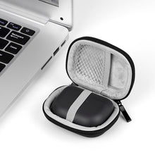 画像をギャラリービューアに読み込む, Geekria シールド イヤフォン ケースジャブラ Jabra Elite 10, Elite 8, Elite 85t, Elite 7 Active 完全ワイヤレス イヤフォンと互換性あり、交換用ハードシェル トラベル キャリング バッグ カラビナ クリップ付き (ダークグレー)
