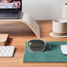 画像をギャラリービューアに読み込む, Geekria TPU カバー 互換性 カバー JBL Endurance Race 対応 True Wireless Earbuds 充電ケース充電ケースカバー 外装カバー キーホルダーフック付き、充電ポートアクセス可能 (Clear)
