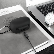 画像をギャラリービューアに読み込む, Geekria シリコン カバー 互換性 カバー AKG N400, N400NC 対応 True Wireless Earbuds 充電ケース充電ケースカバー 外装カバー キーホルダーフック付き 充電ポートアクセス可能
