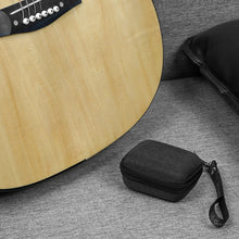 画像をギャラリービューアに読み込む, Geekria Shield キャリーケース Fender Mustang Micro ヘッドホンアンプケース対応 交換用ハードシェル トラベルキャリーバッグ ケーブル収納付き (グレー)
