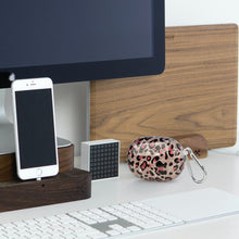 画像をギャラリービューアに読み込む, Geekria TPU カバー 互換性 カバー ビーツバイドクタードレ Beats Studio Buds+ 対応 True Wireless Earbuds 充電ケースカバー 外装カバー キーホルダーフック付き 充電ポートアクセス可能（ピンク・レオパード）
