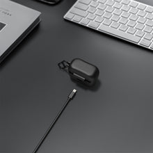画像をギャラリービューアに読み込む, Geekria シリコン カバー 互換性 カバー Sennheiser CX 400BT 対応 True Wireless Earbuds 充電ケース充電ケースカバー 外装カバー キーホルダーフック付き 充電ポートアクセス可能 (Black)
