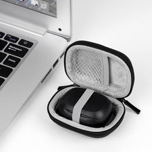 画像をギャラリービューアに読み込む, Geekria シールド イヤフォン ケース スカルキャンディSkullcandy EcoBuds Dime 2 Dime 3 Smokin' Buds 完全ワイヤレス イヤフォンと互換性あり、交換用ハードシェル トラベル キャリング バッグカラビナ クリップ付き (Grey)
