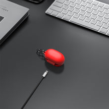 画像をギャラリービューアに読み込む, Geekria シリコン カバー 互換性 カバー JBL Tune 115TWS 対応 True Wireless Earbuds 充電ケース充電ケースカバー 外装カバー キーホルダーフック付き、充電ポートアクセス可能 (Red)
