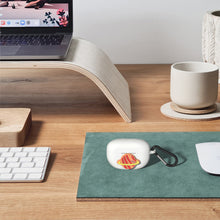 画像をギャラリービューアに読み込む, Geekria シリコン カバー 互換性 カバー ソニー Sony WF-1000XM5 対応 True Wireless Earbuds 充電ケースカバー 外装カバー キーホルダーフック付き 充電ポートアクセス可能 (白)
