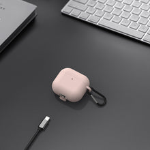 画像をギャラリービューアに読み込む, Geekria シリコン カバー 互換性 カバー アップル Apple AirPods 4 対応 True Wireless Earbuds 充電ケースカバー 外装カバー キーホルダーフック付き、充電ポートアクセス可能 (ピンク)
