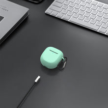 画像をギャラリービューアに読み込む, Geekria シリコン カバー 互換性 カバー ボーズ Bose QuietComfort Earbuds II 対応 True Wireless Earbuds 充電ケースカバー 外装カバー キーホルダーフック付き、フロントLED可視 (緑)
