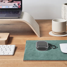 画像をギャラリービューアに読み込む, Geekria Silicone カバー ジェイビーエル JBL T280TWS X2 と互換性のある True Wireless Earbuds 充電ケース カバー 充電ポートにアクセスするためのキーチェーン フック付き (Clear)
