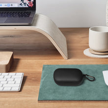 画像をギャラリービューアに読み込む, Geekria シリコン カバー 互換性 カバー アンカー Anker Soundcore Life P2 対応 True Wireless Earbuds 充電ケースカバー 外装カバー キーホルダーフック付き、充電ポートアクセス可能 (青)
