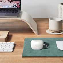 画像をギャラリービューアに読み込む, Geekria シリコン カバー 互換性 カバー ジェイビーエル JBL TUNE BEAM 対応 True Wireless Earbuds 充電ケースカバー 外装カバー キーホルダーフック付き、充電ポートアクセス可能 (白)
