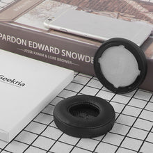 画像をギャラリービューアに読み込む, Geekria イヤーパッド QuickFit 互換性 パッド ジェイビーエル JBL LIVE 400BT ヘッドホンに対応 パッド イヤー / イヤーカップ ( プロテインレザー / ブラック )
