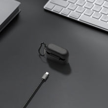 画像をギャラリービューアに読み込む, Geekria シリコン カバー 互換性 カバー Soundcore by アンカー Anker A20i 対応 True Wireless Earbuds 充電ケースカバー 外装カバー キーホルダーフック付き、充電ポートアクセス可能 (黒)
