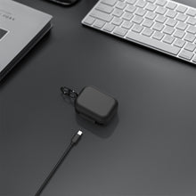 画像をギャラリービューアに読み込む, Geekria シリコン カバー 互換性 カバー Bang &amp; Olufsen Beoplay EX 対応 True Wireless Earbuds 充電ケース充電ケースカバー 外装カバー キーホルダーフック付き 充電ポートアクセス可能 (Black)

