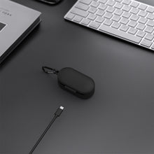 画像をギャラリービューアに読み込む, Geekria シリコンカバー 互換性カバーデノン Denon PerL 対応 True Wireless Earbuds 充電ケースカバー 外装カバーキーホルダーフック付き充電ポートアクセス可能フロントLED可視（黒）
