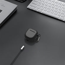 画像をギャラリービューアに読み込む, Geekria シリコン カバー 互換性 カバー ボーズ Bose QuietComfort Earbuds II 対応 True Wireless Earbuds 充電ケースカバー 外装カバー キーホルダーフック付き、フロントLED可視 (黒)
