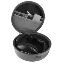 画像をギャラリービューアに読み込む, Geekria ケース Shield ヘッドホンケース 互換性 ハードケース 旅行用 ハードシェルケース アーカーゲー AKG, オーディオテクニカ Audio-Technica, Bluedio, Hercules, ソニー Sony, ジェイビーエル JBL, ゼンハイザー Sennheiser に対応 収納ポーチ付属 (グレー・ストライプ)
