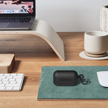 画像をギャラリービューアに読み込む, Geekria シリコン カバー 互換性 カバー ワンモア 1MORE EVO 対応 True Wireless Earbuds 充電ケース充電ケースカバー 外装カバー キーホルダーフック付き、充電ポートアクセス可能 (黒)
