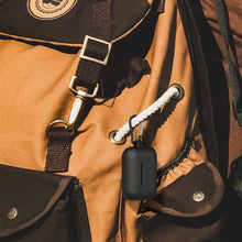 画像をギャラリービューアに読み込む, Geekria シリコン カバー 互換性 カバー ワンモア 1MORE EVO 対応 True Wireless Earbuds 充電ケース充電ケースカバー 外装カバー キーホルダーフック付き、充電ポートアクセス可能 (黒)
