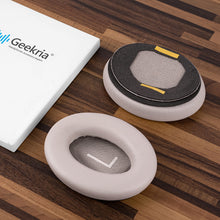 画像をギャラリービューアに読み込む, Geekria イヤーパッド QuickFit 互換性 パッド ボーズ Bose New QuietComfort QC45, QC35, QC35 ii, QC25, QC15, QC2, AE2, AE2i, AE2w, SoundTrue, SoundLink AE 2 ヘッドホンに対応 パッド イヤー / イヤーカップ プロテインレザー (砂岩)
