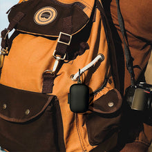 画像をギャラリービューアに読み込む, Geekria シリコン カバー 互換性 カバー Skullcandy Push Active 対応 True Wireless Earbuds 充電ケース充電ケースカバー 外装カバー キーホルダーフック付き、充電ポートアクセス可能 (Black)
