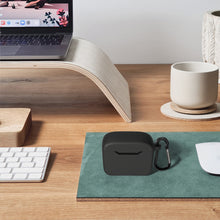 画像をギャラリービューアに読み込む, Geekria シリコン カバー 互換性 カバー エディファイアー EDIFIER TWS5 PRO 対応 True Wireless Earbuds 充電ケースカバー 外装カバーキーホルダーフック付き、充電ポートアクセス可能 (黒)
