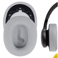 画像をギャラリービューアに読み込む, Geekria イヤーパッド QuickFit 互換性 パッド ジェイビーエル JBL LIVE 500BT ヘッドホンに対応 パッド イヤークッション / イヤーカップ (プロテインレザー / グレー)
