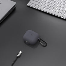 画像をギャラリービューアに読み込む, Geekria シリコン カバー 互換性 カバー アップル Apple AirPods 4 対応 True Wireless Earbuds 充電ケースカバー 外装カバー キーホルダーフック付き、充電ポートアクセス可能 (灰色)
