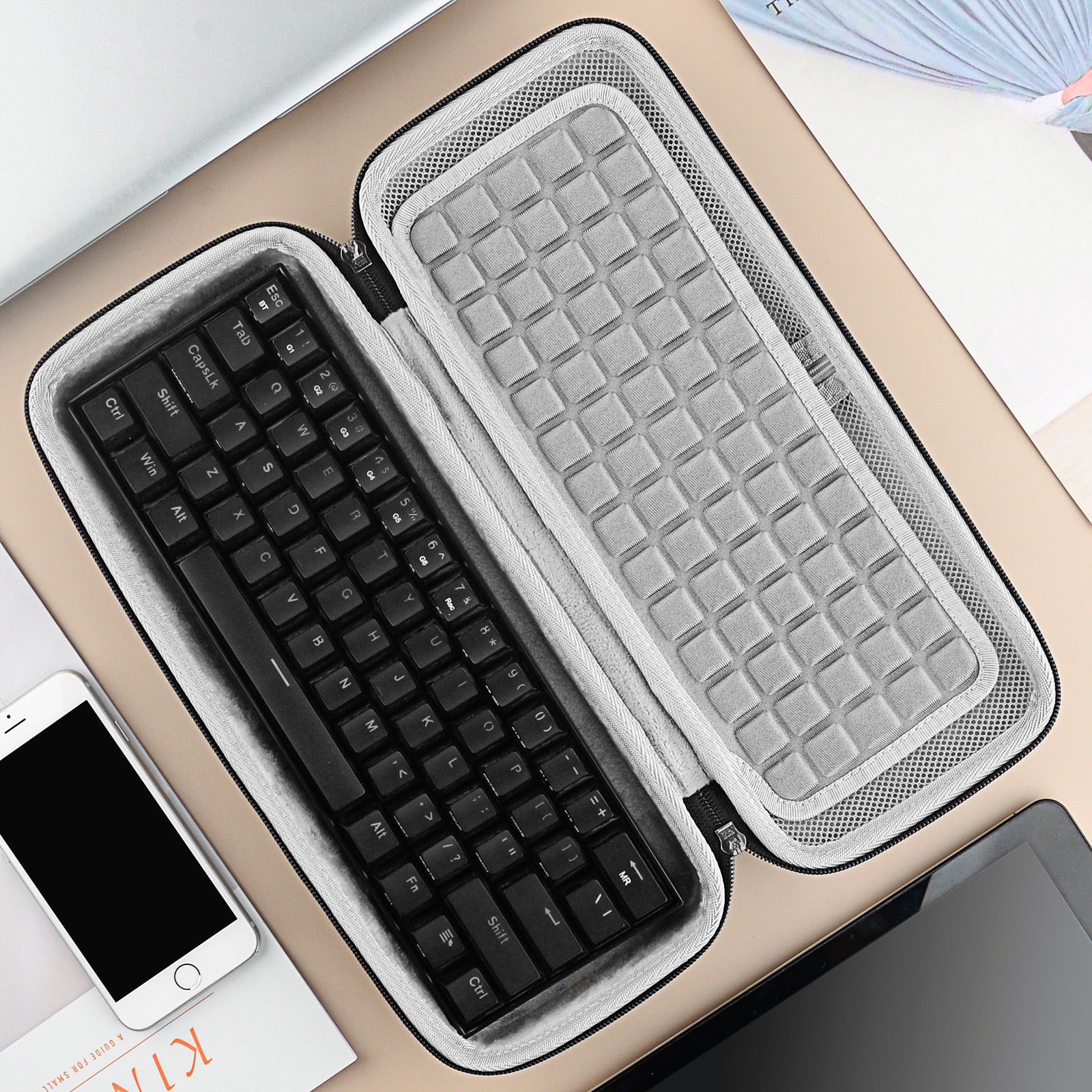 Geekria 60% コンパクトキーボードケース、61 キーコンピュータ