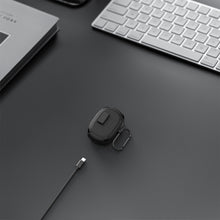 画像をギャラリービューアに読み込む, Geekria PC カバー Google Pixel Buds 2 と互換性のある True Wireless Earbuds 充電ケース カバー 充電ポートにアクセスするためのキーチェーン フック付き (BLACK)
