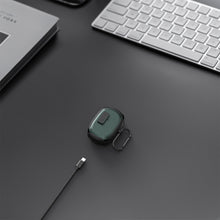 画像をギャラリービューアに読み込む, Geekria PC カバー グーグル / Google Pixel buds A と互換性のある True Wireless Earbuds 充電ケース カバー 充電ポートにアクセスするためのキーチェーン フック付き (黒緑)

