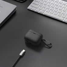 画像をギャラリービューアに読み込む, Geekria シリコン カバー 互換性 アンカー Anker Soundcore Liberty Air 2 対応 True Wireless Earbuds ワイヤレスイヤホンケースカバー 外装カバー キーホルダーフック付き、ケースポートアクセス可能 (黒)

