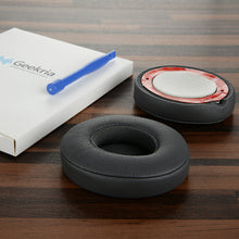 画像をギャラリービューアに読み込む, Geekria QuickFit イヤーパッド 互換性 パッド ビーツバイドクタードレ Beats Solo 3, Solo 3.0 Wireless (A1796) ヘッドホンに対応 イヤパッド/イヤークッション/イヤーカップ (プロテインレザー / アスファルトグレー)
