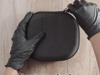 ギャラリービューアGeekria ケース Sheild ヘッドホンケース 互換性 ハードケース 旅行用 ハードシェルケースボーズBose QuietComfort 45, QuietComfort 35, ソニーSony WH-1000XM3, WH-1000XM4, ジェイビーエルJBL Tune 760NC, デノン Denon AH-GC30, AH-GC25NC, AH-GC25W, AH-D1200, AH-GC20 に対応 収納ポーチ付き (ダークグレー)に読み込んでビデオを見る
