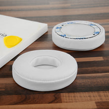 画像をギャラリービューアに読み込む, Geekria QuickFit イヤーパッド 互換性 パッド Beats Solo 2 Wired, Solo2.0 Wired (B0518) ヘッドホンに対応 イヤパッド/イヤークッション/イヤーカップ ( プロテインレザー / 白い )
